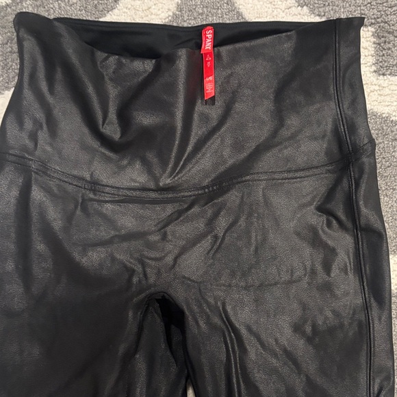 SPANX Faux Leather Leggings – Black – Size Large – High Waisted - Picture 2 of 3